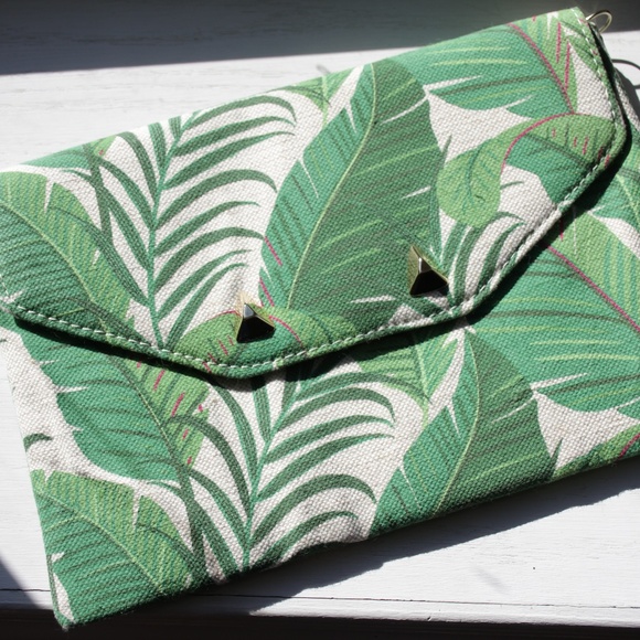 Stella & Dot Handbags - 🌺 Stella & Dot Palm Clutch